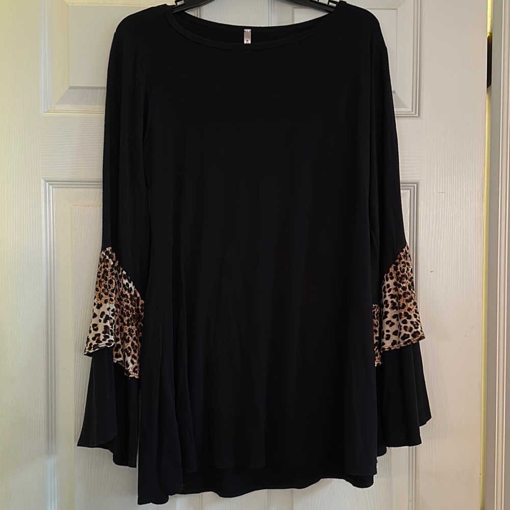 Women’s long sleeve blouse. 1x